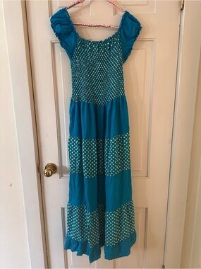 2️⃣Stretchy Top (Rayon?) Med/Lg Teal Polka Dot Tiered Maxi Dress